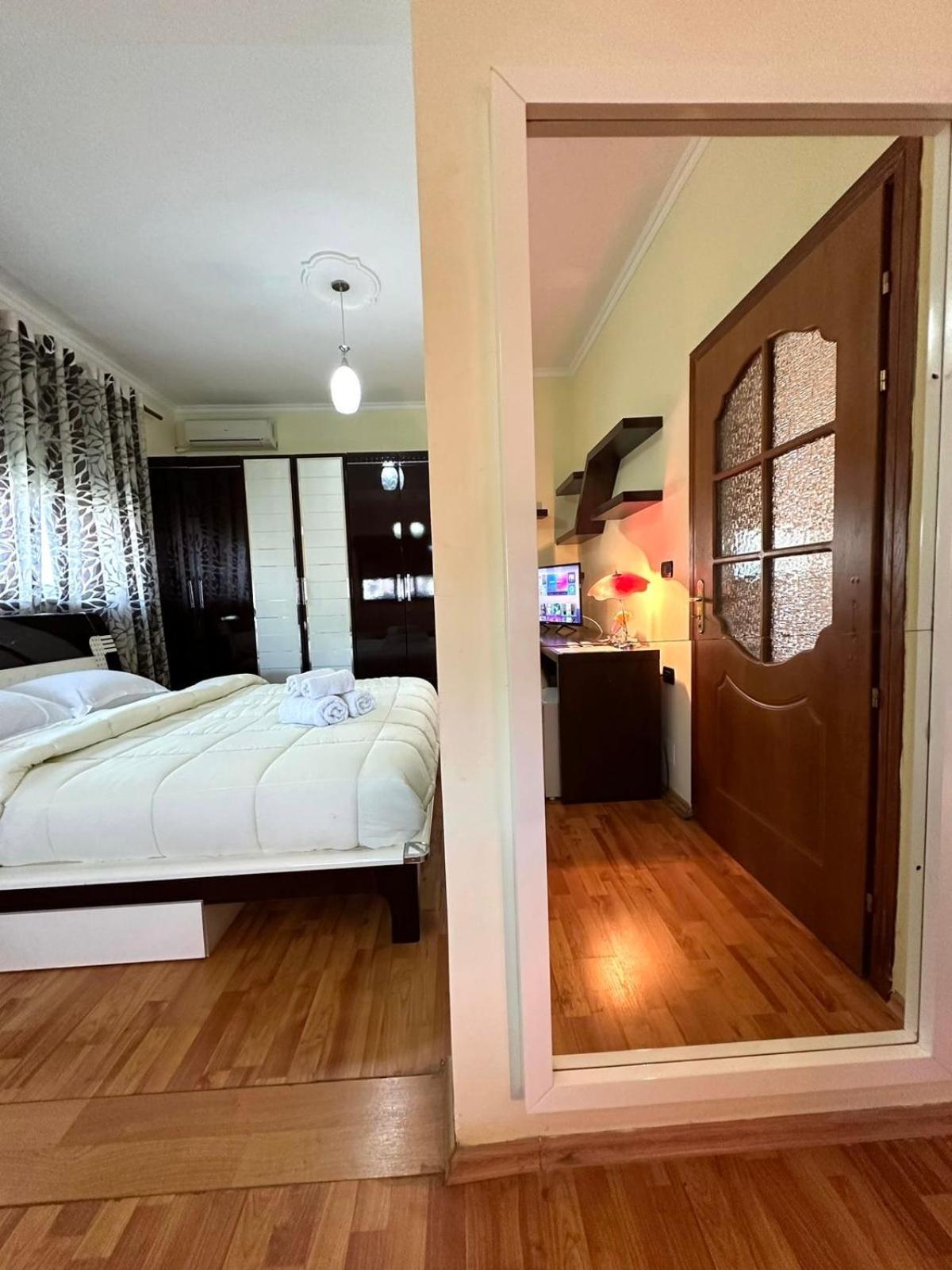 Guest House Pulake Berat Exterior photo
