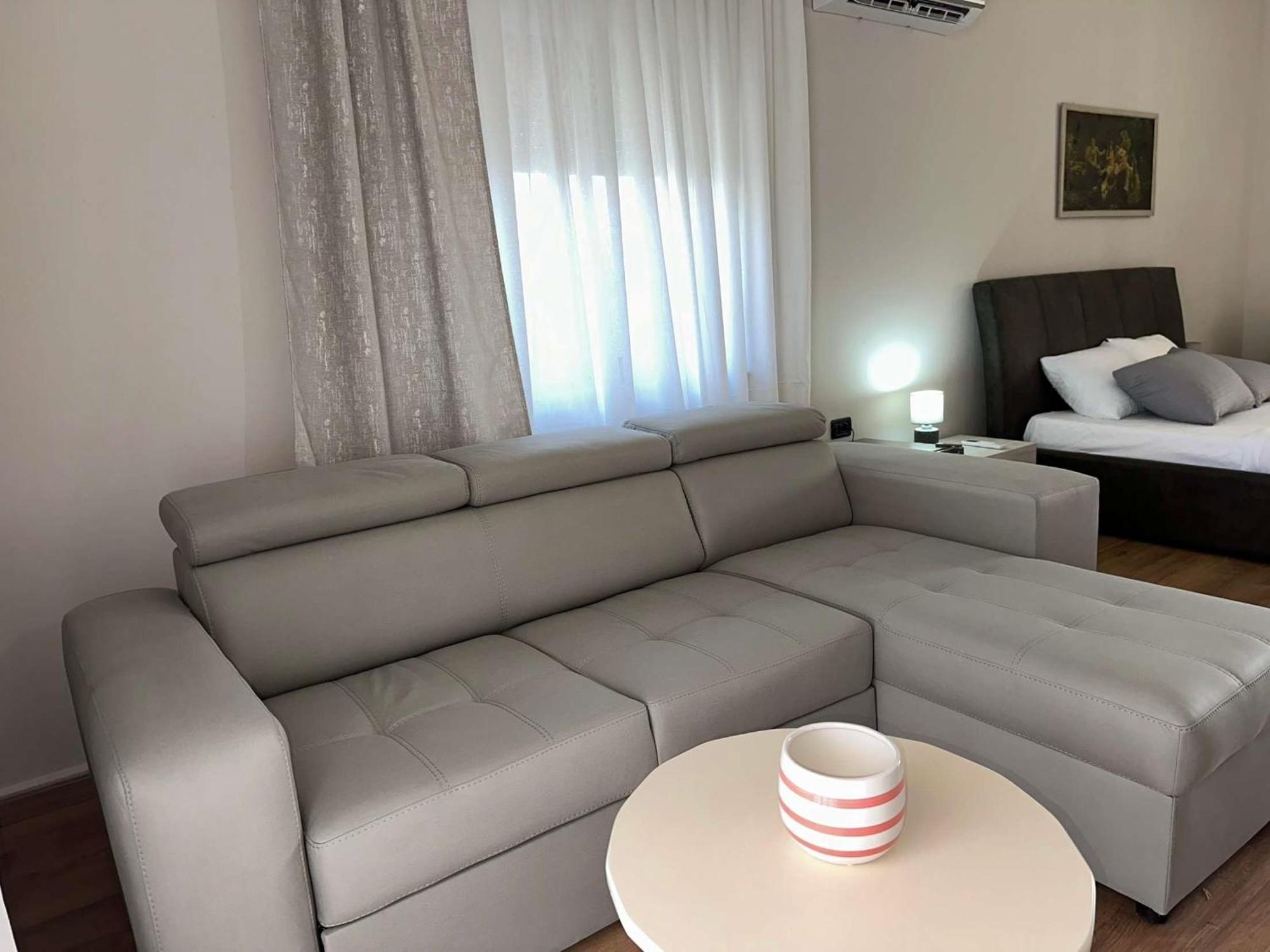 Guest House Pulake Berat Exterior photo