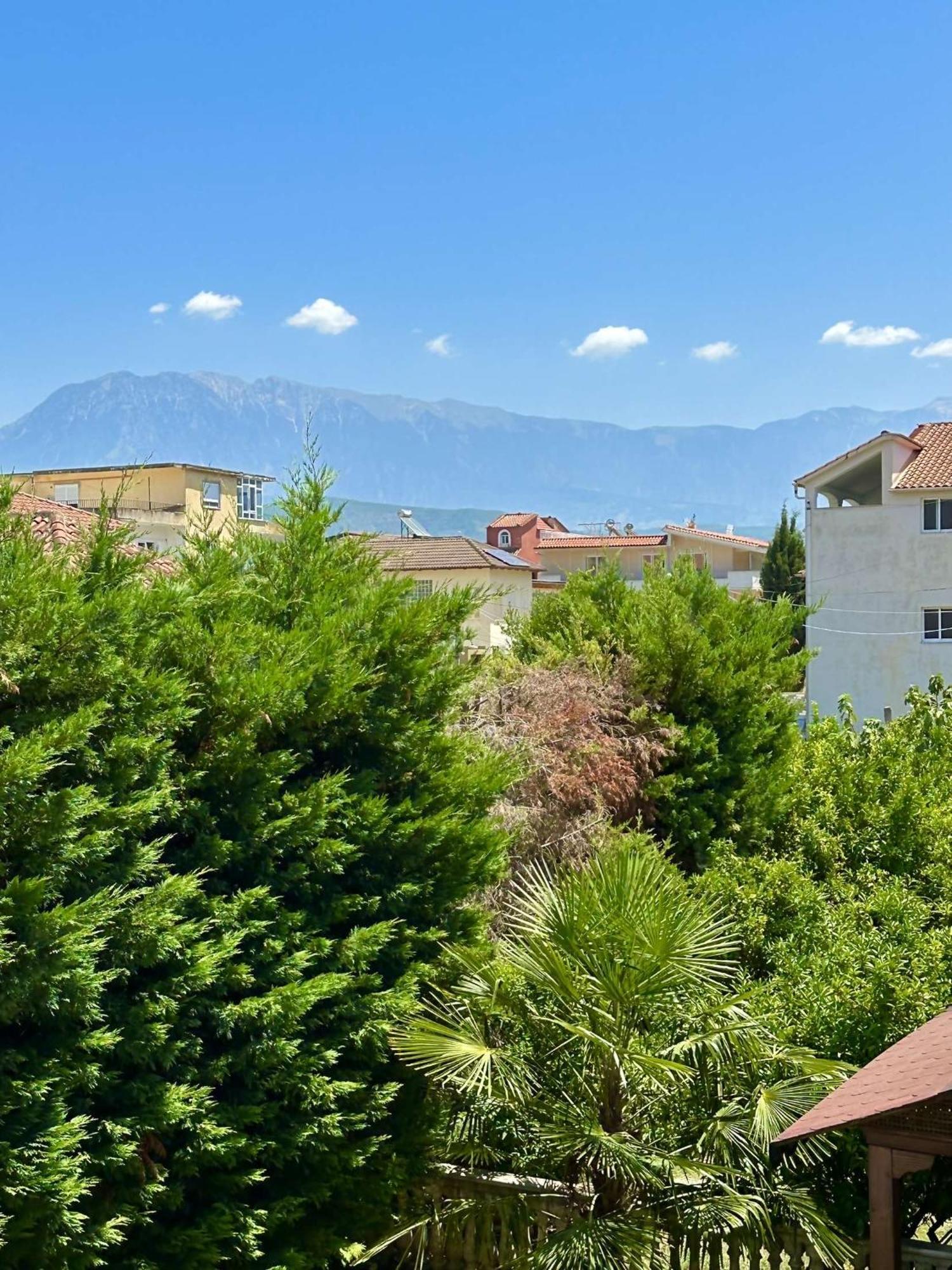 Guest House Pulake Berat Exterior photo