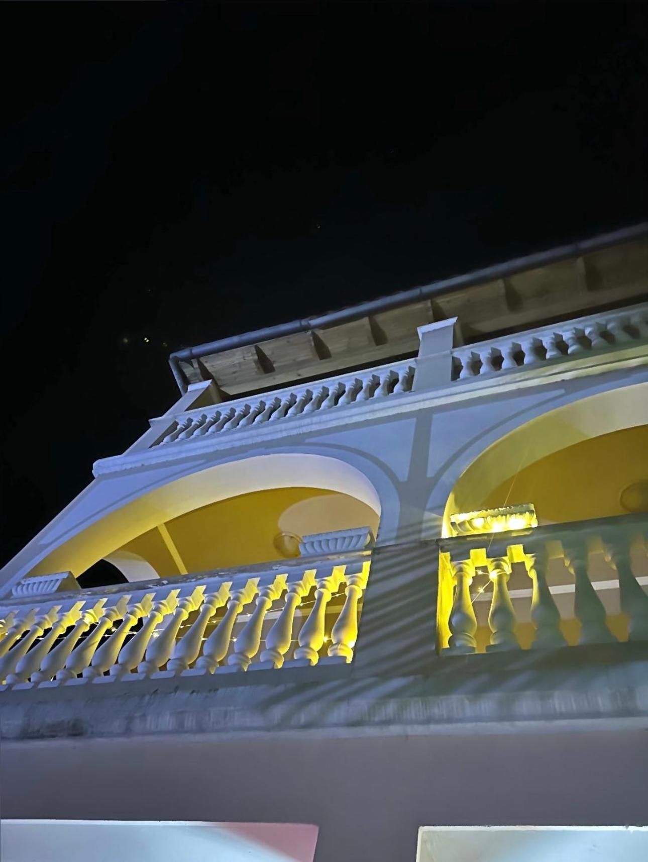 Guest House Pulake Berat Exterior photo
